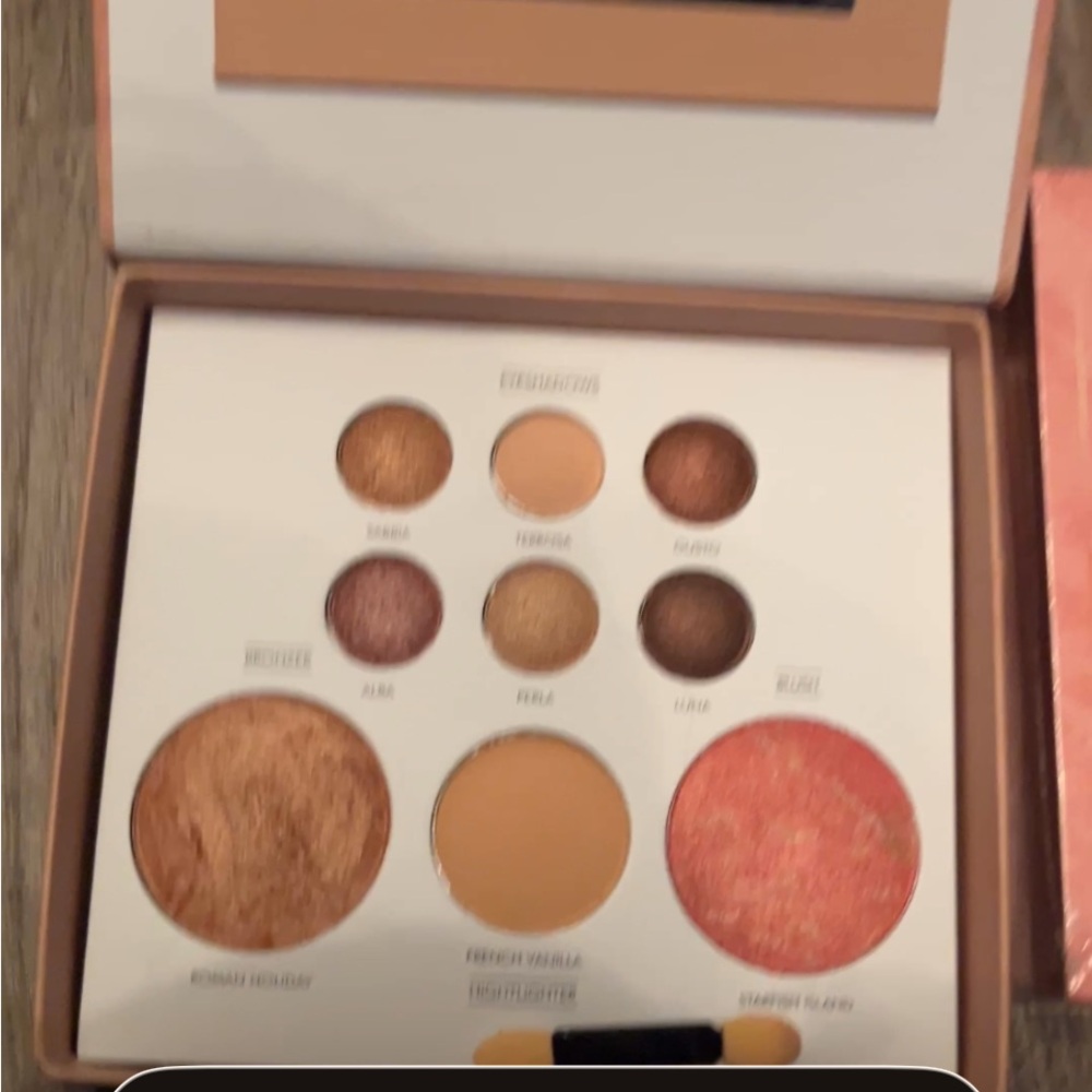 New Multifunctional Makeup Palette - Rose Gold Shimmer